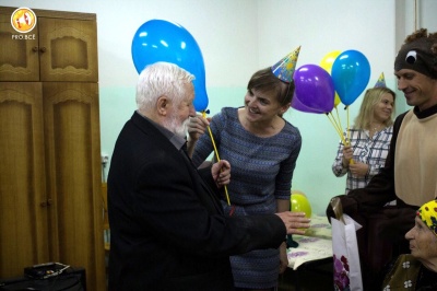 Волонтеры БГИТУ  поздравили именинников Брянского дома-интерната