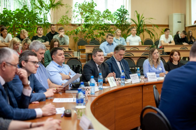 Круглый стол, посвященный вопросам развития экономики Брянской области в условиях вызовов цифровой экономики и санкций